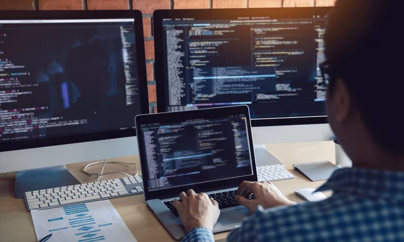数据科学选型:R与Python如何赋能平湖市网站建设?